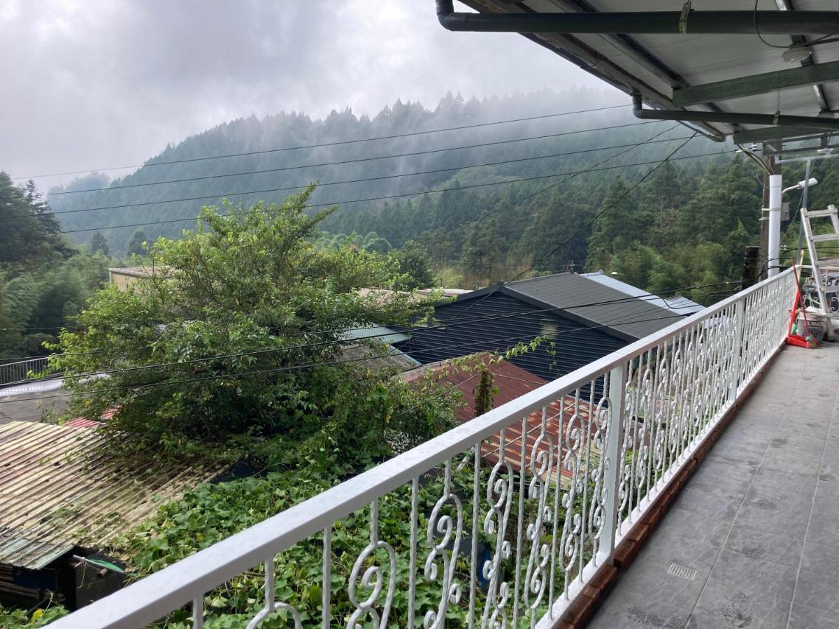老老街 誠君民宿 Fenchihu Exterior foto